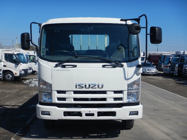 いすゞフォワード平ボディ中型（4t）[写真05]