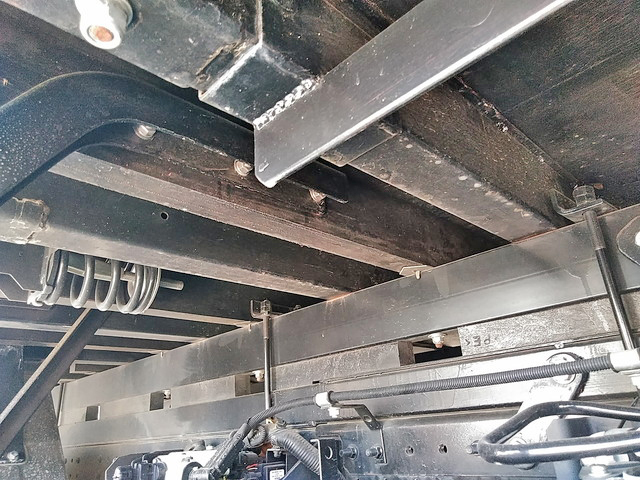 三菱ふそうキャンタークレーン4段小型（2t・3t）[写真23]