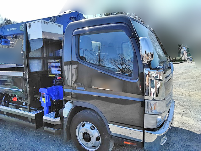 三菱ふそうキャンタークレーン4段小型（2t・3t）[写真03]