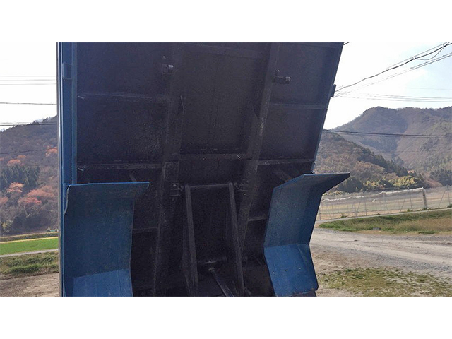 三菱ふそうキャンターダンプ小型（2t・3t）[写真09]