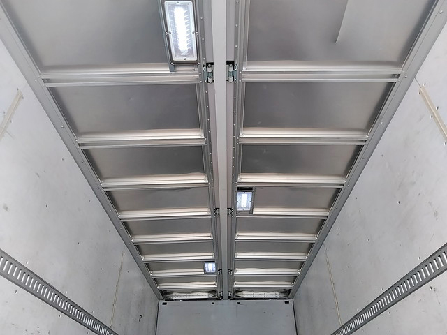 三菱ふそうファイターアルミウイング中型（4t）[写真12]