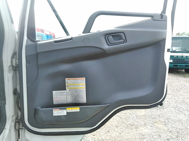 三菱ふそうファイターアルミウイング中型（4t）[写真30]