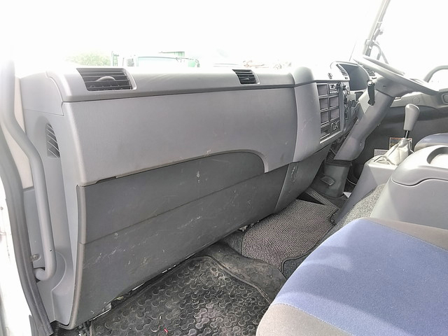 三菱ふそうファイターアルミウイング中型（4t）[写真32]