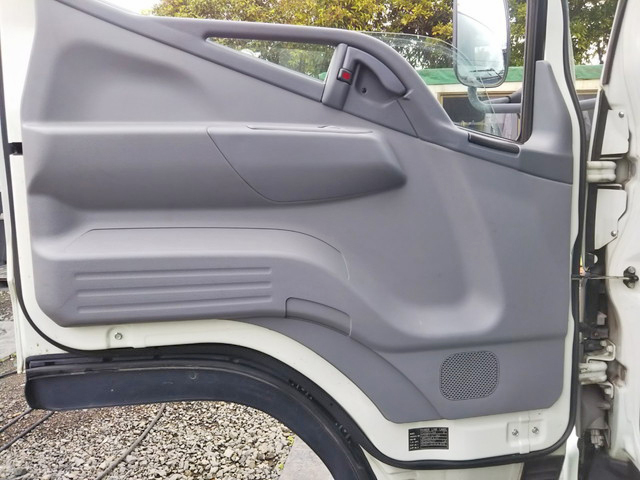 三菱ふそうキャンターアルミウイング小型（2t・3t）[写真29]