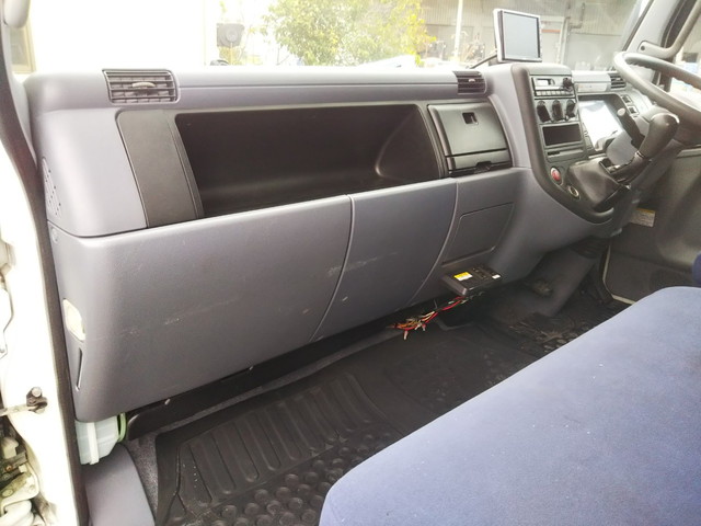 三菱ふそうキャンターアルミウイング小型（2t・3t）[写真34]