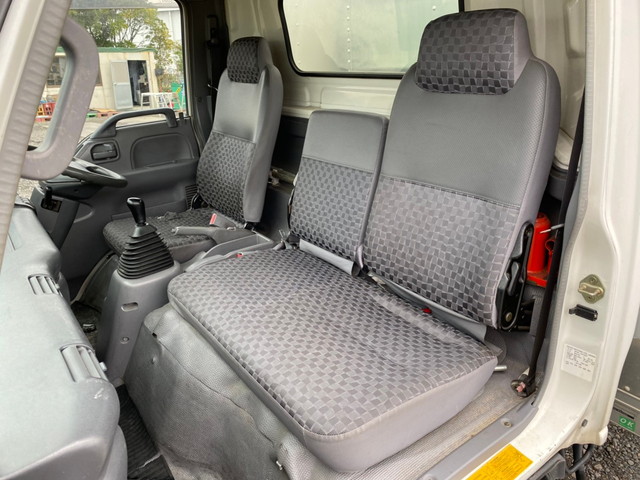 いすゞエルフアルミバン小型（2t・3t）[写真30]