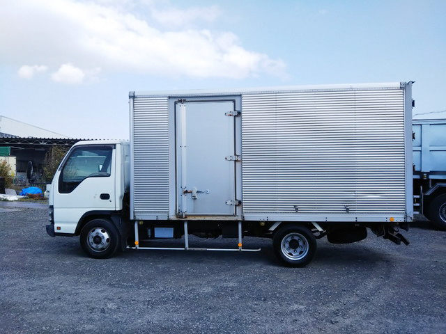 いすゞエルフアルミバン小型（2t・3t）[写真05]