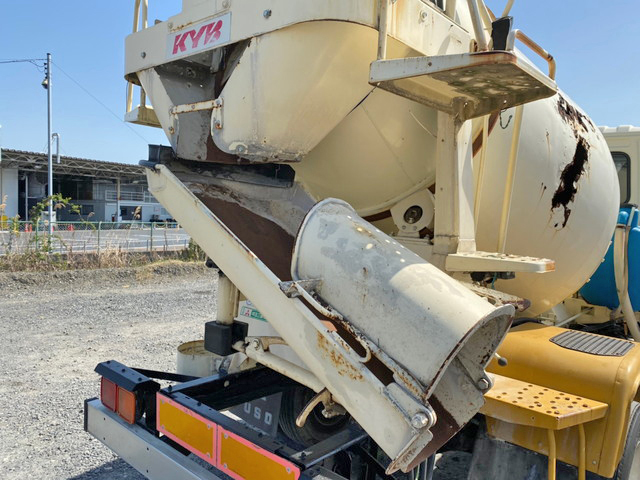 三菱ふそうファイターミキサー車（コンクリートミキサー）中型（4t）[写真10]