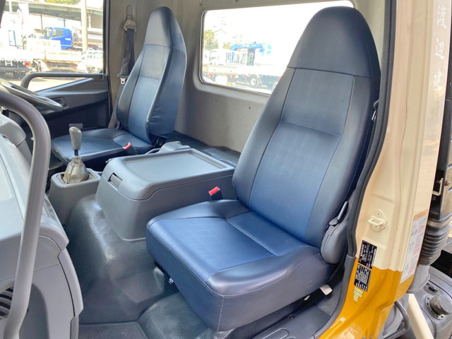 三菱ふそうファイターミキサー車（コンクリートミキサー）中型（4t）[写真32]