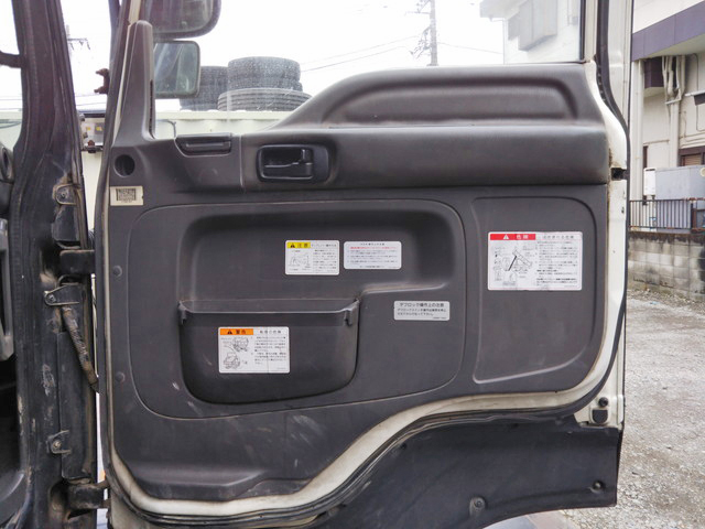 いすゞギガ深ダンプ（土砂禁ダンプ）大型（10t）[写真31]