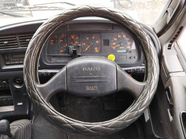 いすゞギガ深ダンプ（土砂禁ダンプ）大型（10t）[写真35]