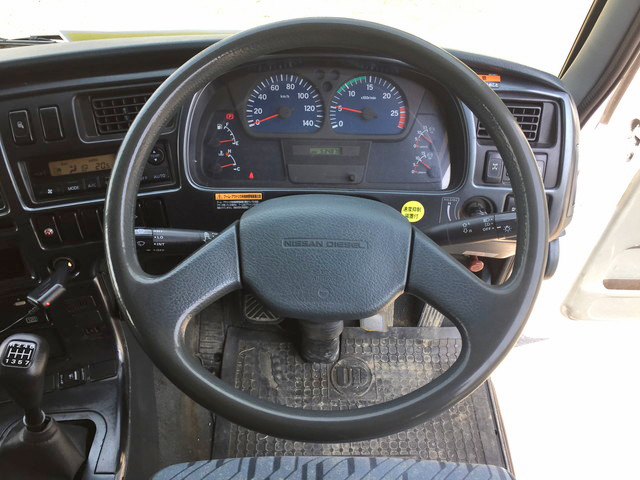 UDトラックスビッグサムセルフクレーン4段大型（10t）[写真36]