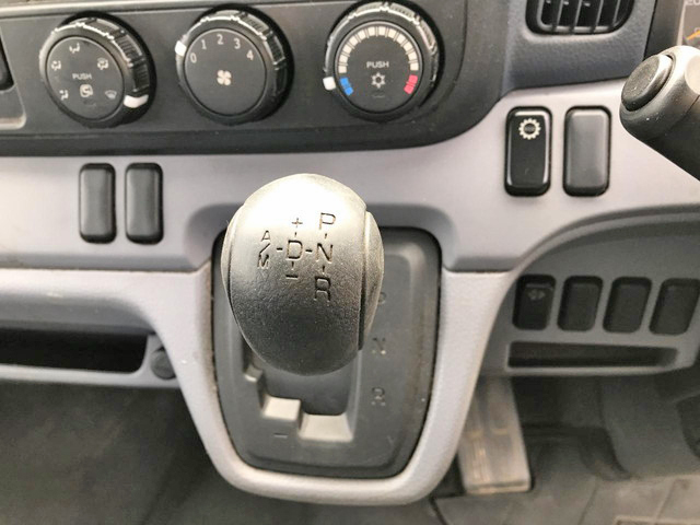 三菱ふそうキャンター平ボディ小型（2t・3t）[写真30]