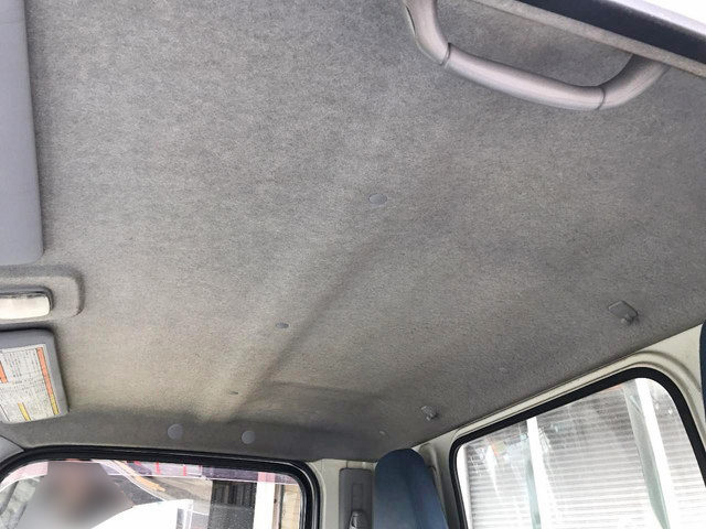 三菱ふそうキャンター平ボディ小型（2t・3t）[写真35]