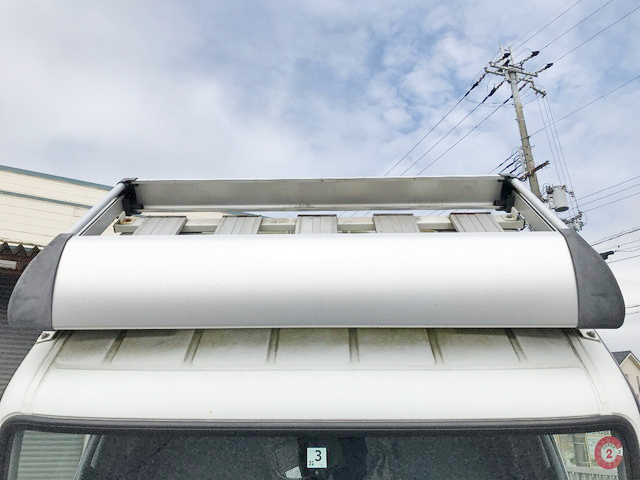 三菱ふそうキャンター平ボディ小型（2t・3t）[写真07]