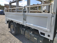 三菱ふそうキャンター平ボディ小型（2t・3t）[写真09]