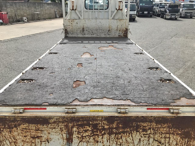 三菱ふそうキャンター平ボディ小型（2t・3t）[写真11]