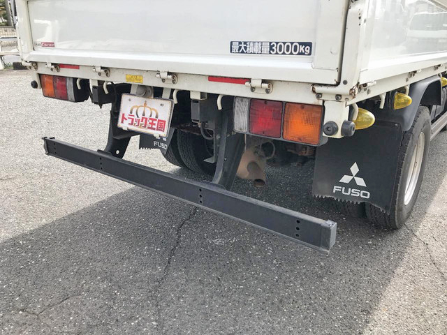 三菱ふそうキャンター平ボディ小型（2t・3t）[写真15]