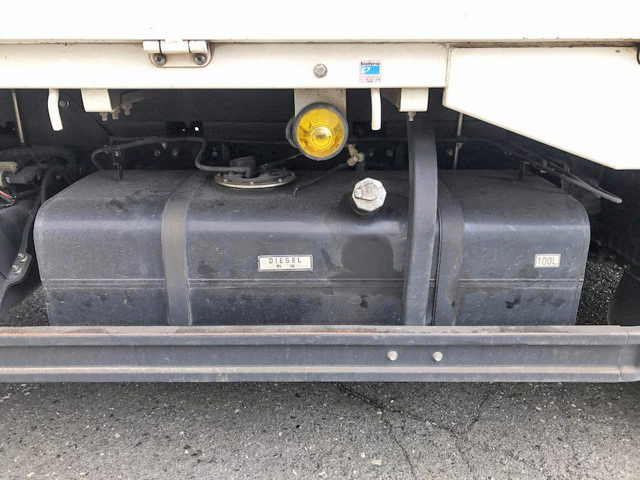 三菱ふそうキャンター平ボディ小型（2t・3t）[写真21]