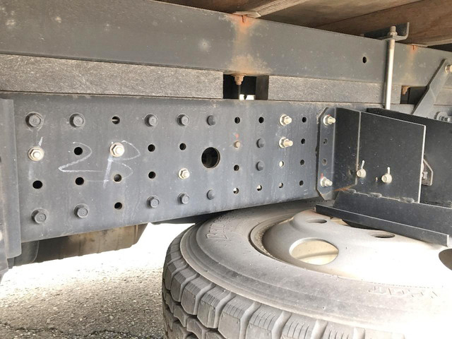 三菱ふそうキャンター平ボディ小型（2t・3t）[写真22]