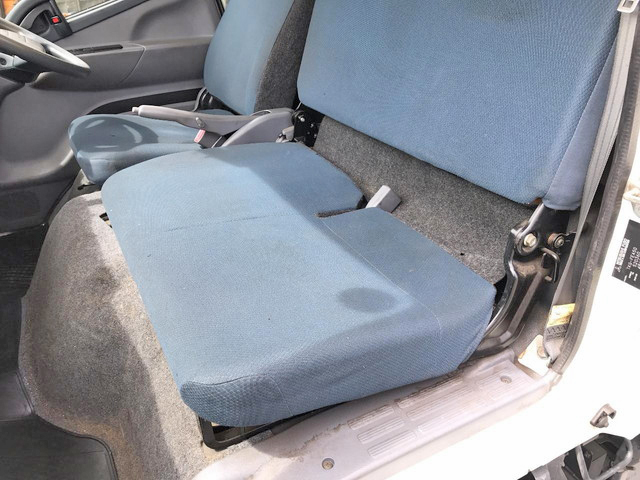 三菱ふそうキャンター平ボディ小型（2t・3t）[写真29]