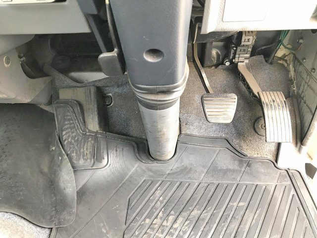 三菱ふそうキャンター平ボディ小型（2t・3t）[写真34]