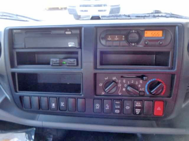 日野デュトロセーフティクレーン4段小型（2t・3t）[写真15]