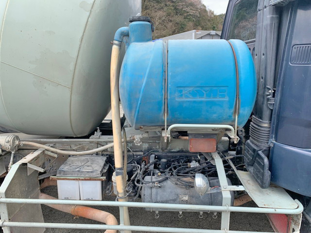 三菱ふそうファイターミキサー車（コンクリートミキサー）増トン（6t・8t）[写真12]