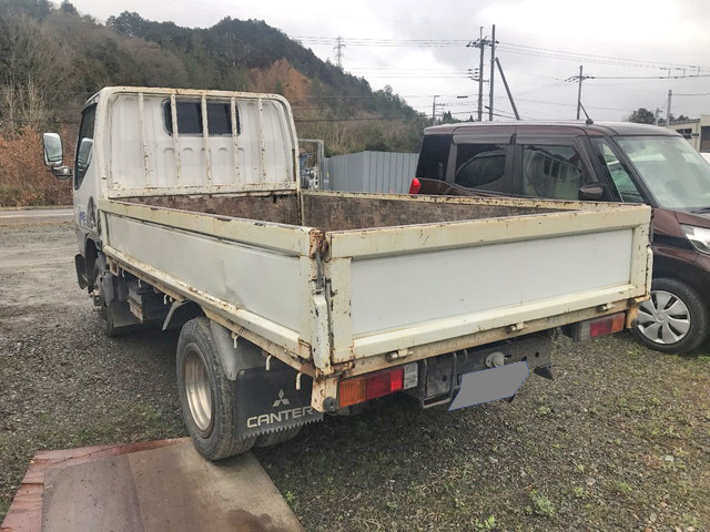 三菱ふそうキャンター平ボディ小型（2t・3t）[写真02]