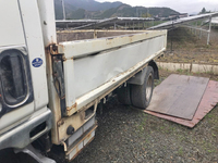 三菱ふそうキャンター平ボディ小型（2t・3t）[写真06]