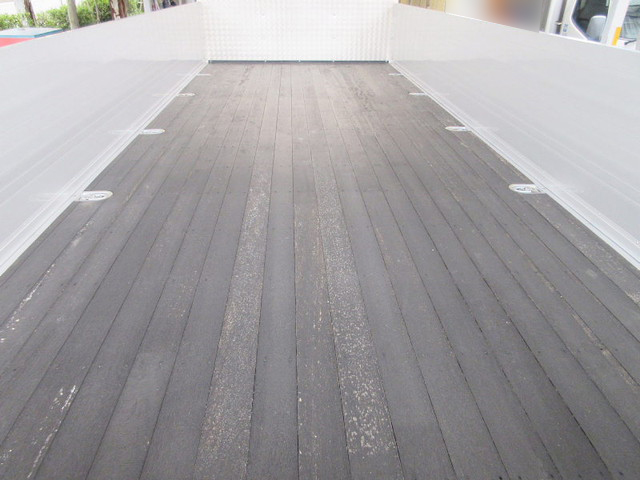 三菱ふそうファイターアルミブロック中型（4t）[写真08]