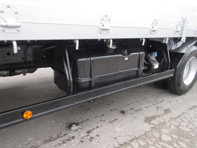 三菱ふそうファイターアルミブロック中型（4t）[写真09]