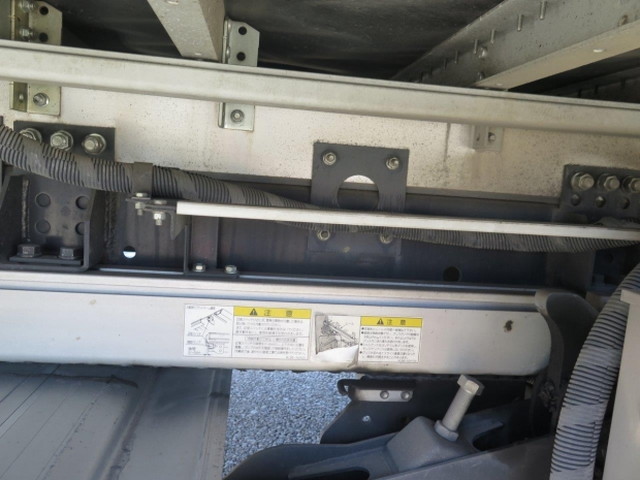 UDトラックスコンドルパネルウイング増トン（6t・8t）[写真24]