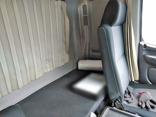 日野レンジャー平ボディ中型（4t）[写真32]