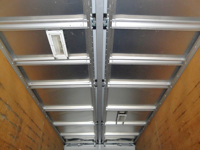 三菱ふそうファイターアルミウイング中型（4t）[写真11]