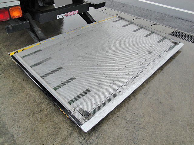 三菱ふそうファイターアルミウイング中型（4t）[写真17]