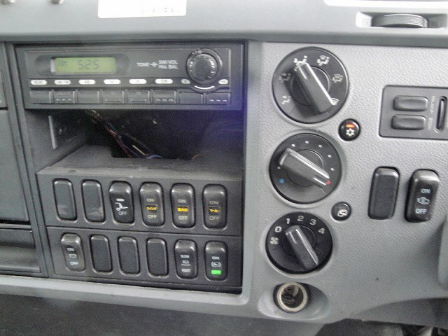 三菱ふそうファイターアルミウイング中型（4t）[写真37]