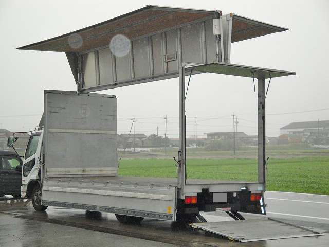 三菱ふそうファイターアルミウイング中型（4t）[写真07]