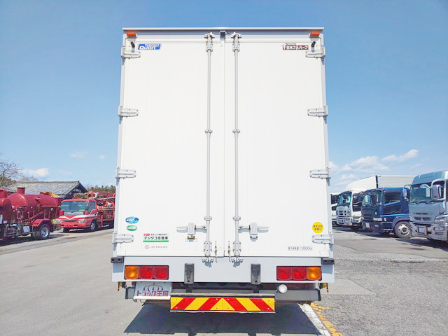 UDトラックスクオンアルミウイング大型（10t）[写真11]