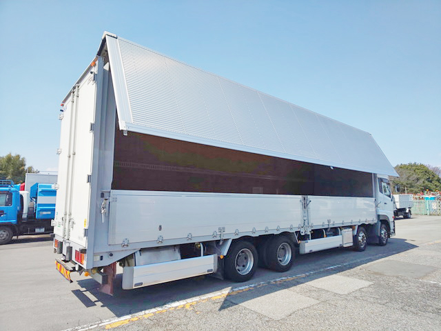 UDトラックスクオンアルミウイング大型（10t）[写真02]