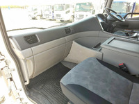 UDトラックスクオンアルミウイング大型（10t）[写真27]