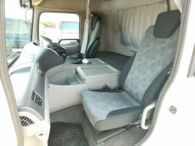 UDトラックスクオンアルミウイング大型（10t）[写真28]