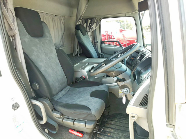 UDトラックスクオンアルミウイング大型（10t）[写真29]