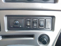 UDトラックスクオンアルミウイング大型（10t）[写真36]