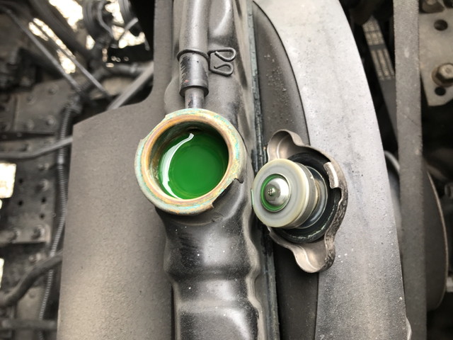 三菱ふそうキャンターダンプ小型（2t・3t）[写真14]