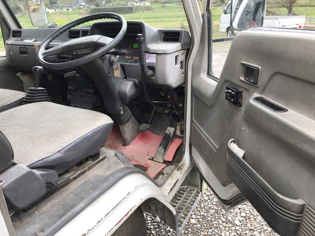 三菱ふそうキャンターダンプ小型（2t・3t）[写真17]