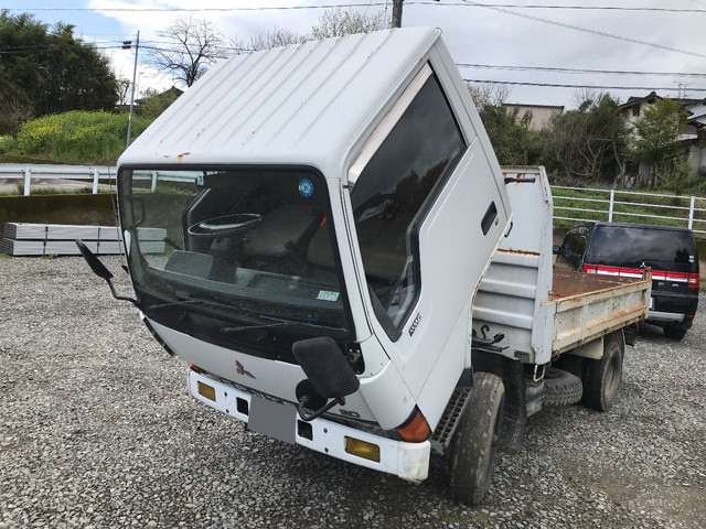 三菱ふそうキャンターダンプ小型（2t・3t）[写真05]