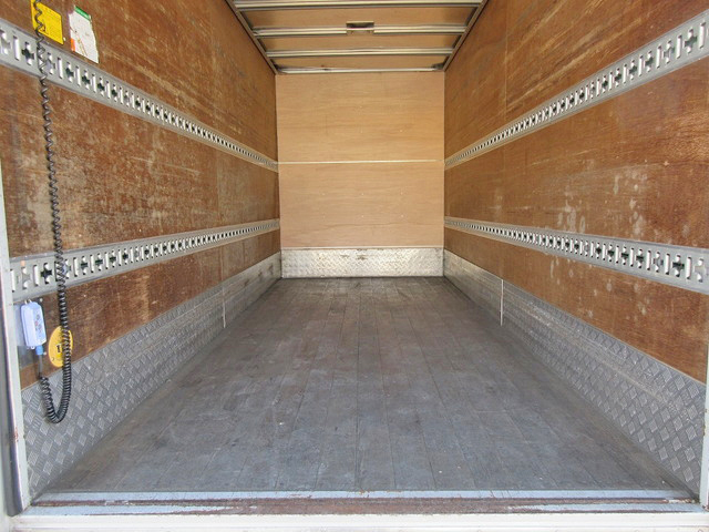 いすゞエルフアルミバン小型（2t・3t）[写真10]