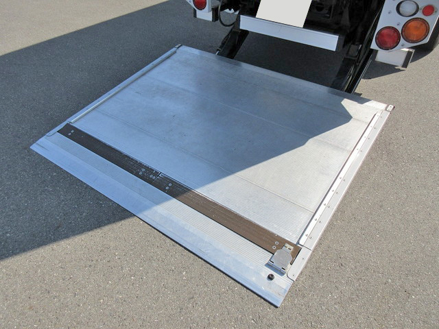 いすゞエルフアルミバン小型（2t・3t）[写真14]