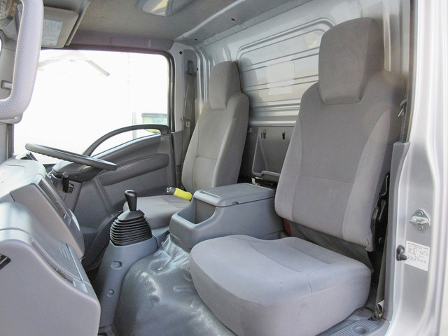 いすゞエルフアルミバン小型（2t・3t）[写真29]